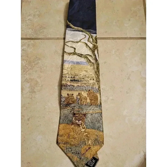 Vintage Wildebeest Migration Endangered Species  Silk Tie Lion Safari - Picture 1 of 6